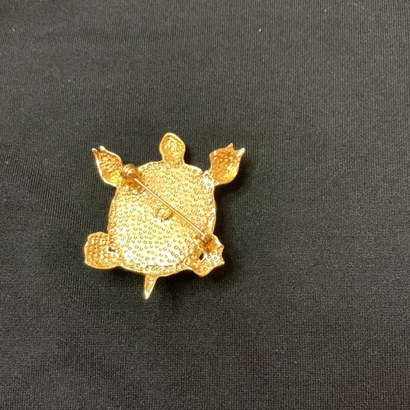 Turtle Brooch 🐢 - Picture 2 of 2